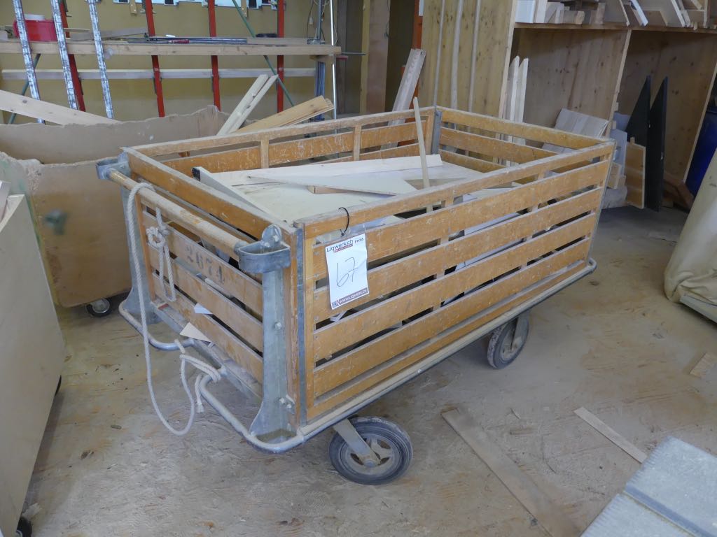 Holzwagen